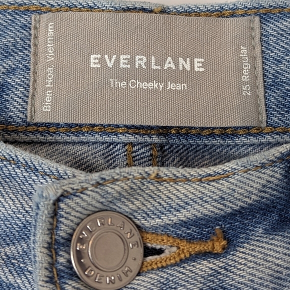EVERLANE The Cheeky Jean in Light Wash Denim: Women's size 25 Regular - Picture 3 of 7